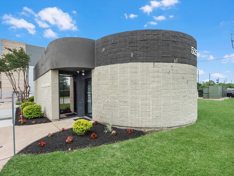 525 Blossom St, Webster, TX à vendre - Photo de l’immeuble – Image 3 sur 41