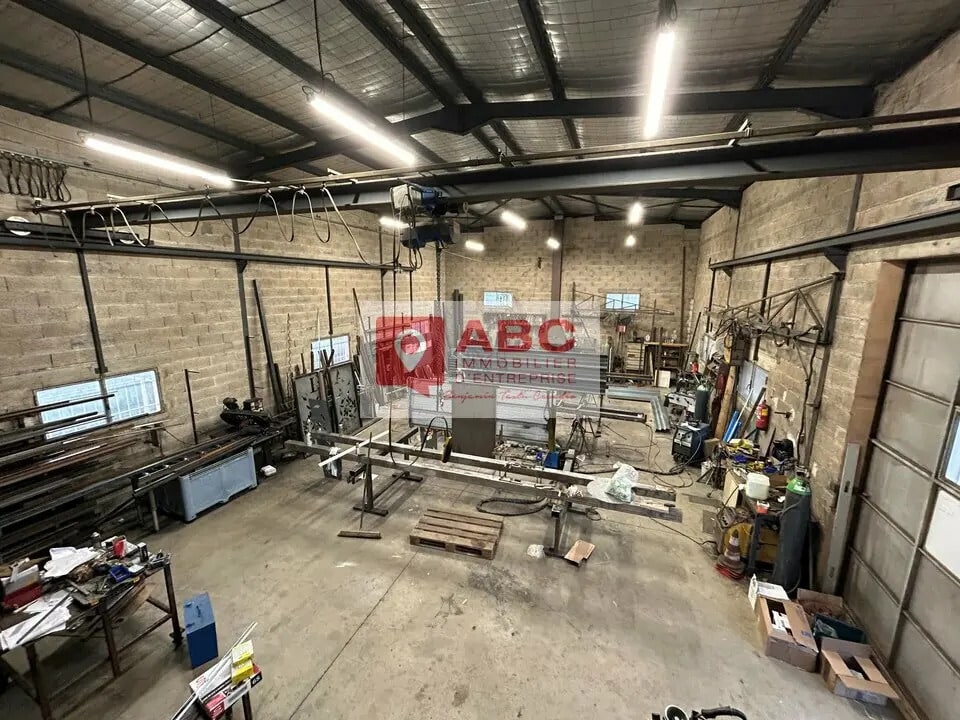 Local d’activités dans Mauguio à louer Photo de l’immeuble– Image 1 sur 5