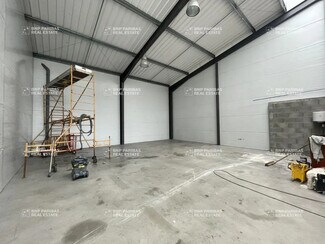 Plus de détails pour Local d'activités à louer