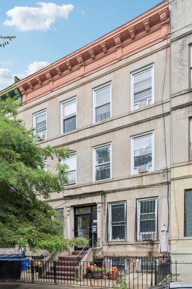 377 Chauncey St, Brooklyn, NY à vendre - Photo de l’immeuble – Image 1 sur 4
