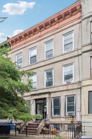 Plus de détails pour 377 Chauncey St, Brooklyn, NY - Logement à vendre