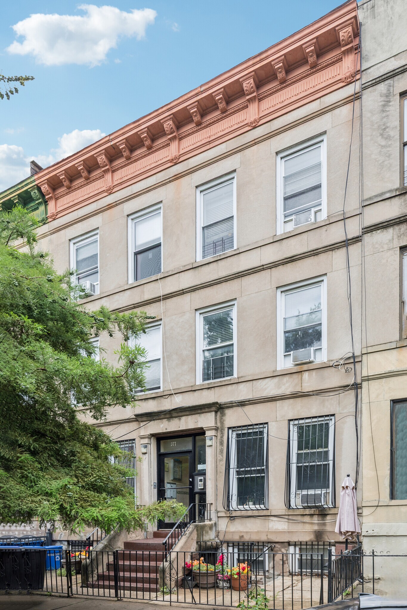 377 Chauncey St, Brooklyn, NY à vendre Photo de l’immeuble– Image 1 sur 5