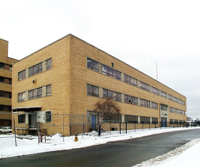 480 Barnum Ave, Bridgeport, CT à louer - Photo de l’immeuble – Image 3 sur 29