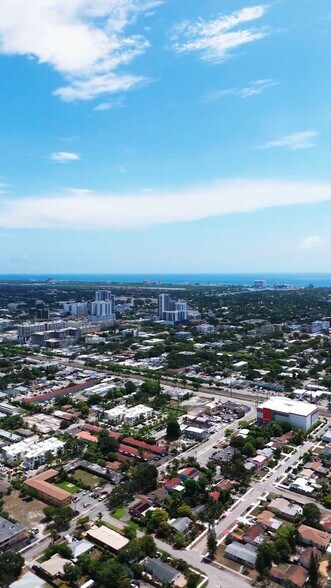 2135-2237 Washington St, Hollywood, FL à vendre - Vidéo sur l’annonce professionnelle – Image 2 sur 36