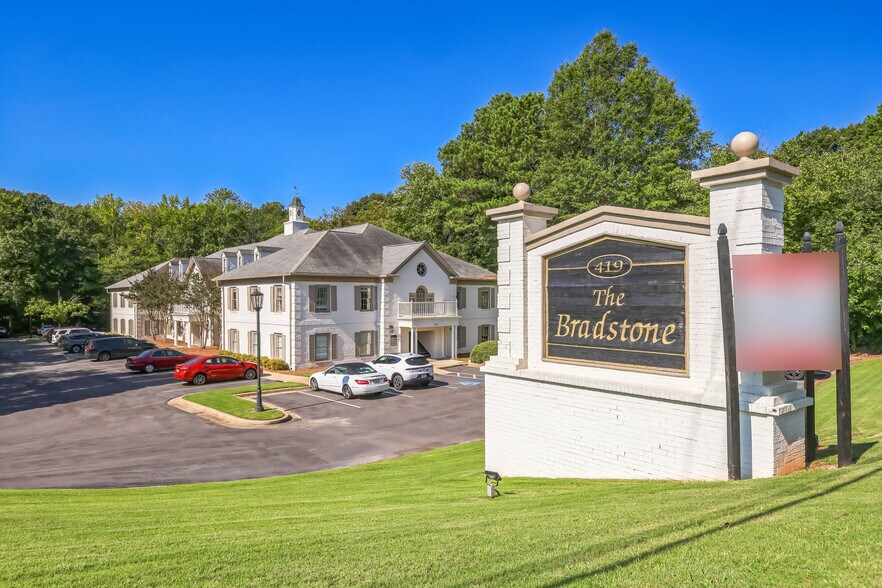 419 E Crossville Rd, Roswell, GA à louer - Photo de l’immeuble – Image 2 sur 12
