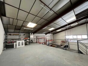 102 Rue Fleury Jay, GRIGNY-SUR-RHÔNE à louer Photo intérieure– Image 2 sur 5