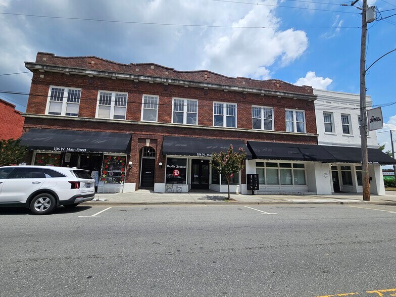 104-106 W Main St, Wallace, NC à louer - Photo de l’immeuble – Image 3 sur 3