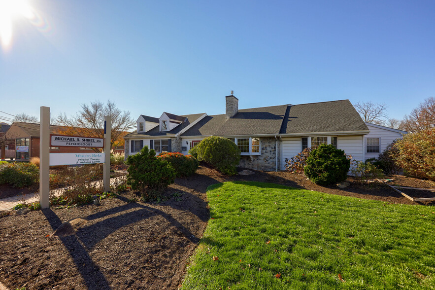3212 Kutztown Rd, Laureldale, PA à louer - Photo de l’immeuble – Image 3 sur 42