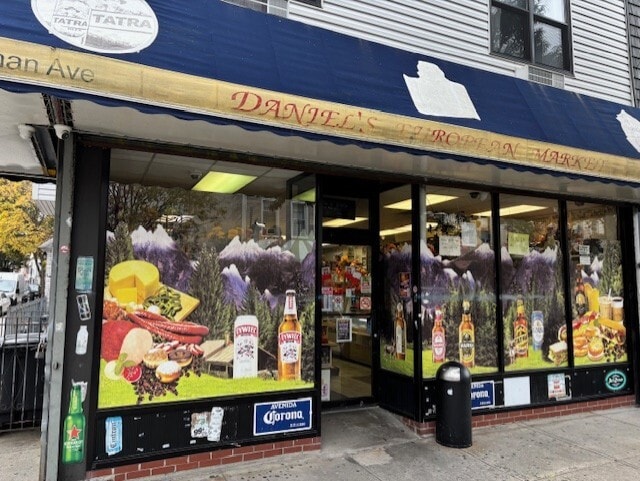 152 Norman Ave, Brooklyn, NY à louer - Photo de l’immeuble – Image 1 sur 2