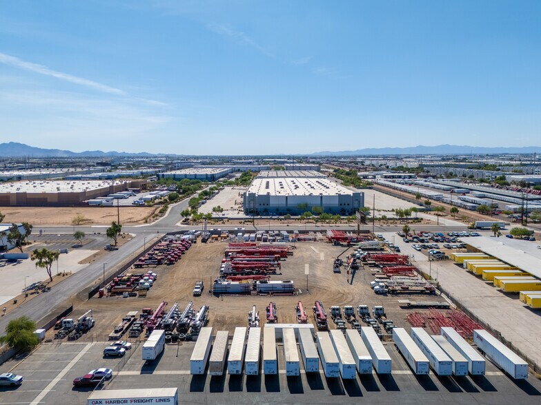 4200 W Gibson Ln, Phoenix, AZ à louer - Photo de l’immeuble – Image 3 sur 7