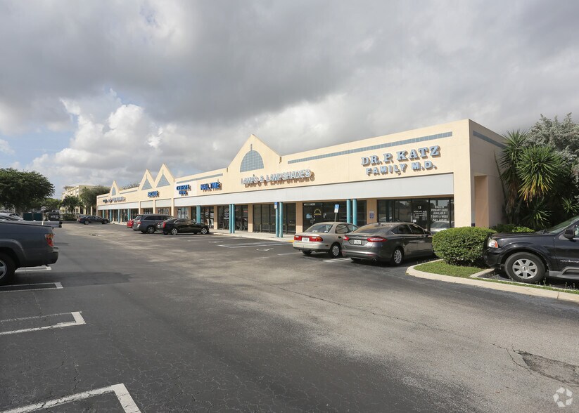 3301 W Boynton Beach Blvd, Boynton Beach, FL à louer - Photo de l’immeuble – Image 1 sur 8