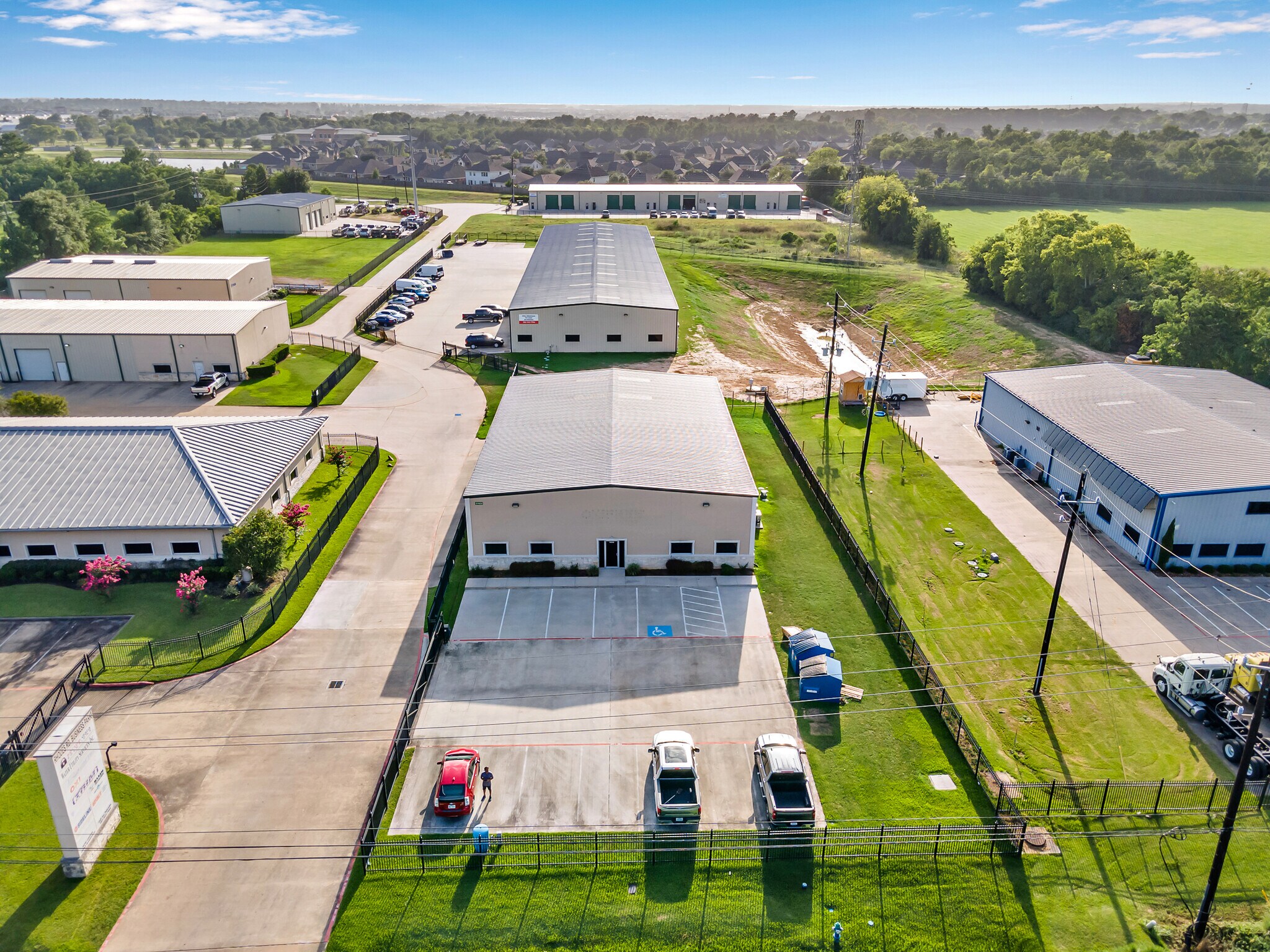 21627 Rhodes Rd, Spring, TX à louer Photo de l’immeuble– Image 1 sur 17