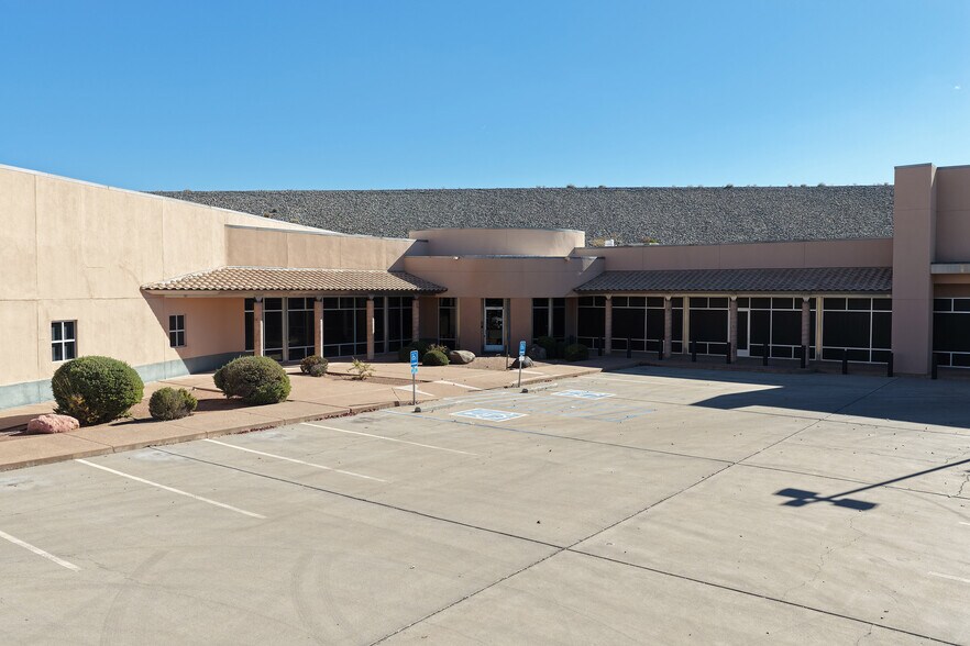 1140 Commerce Dr, Las Cruces, NM à louer - Photo de l’immeuble – Image 1 sur 16