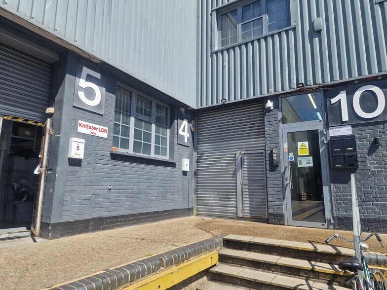 15 Argall Ave, Londres à louer - Photo de l’immeuble – Image 2 sur 14