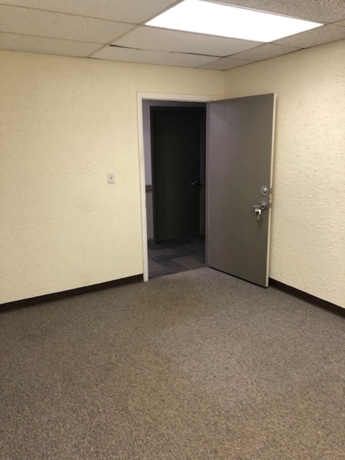 7211 N Dale Mabry, Tampa, FL à louer Photo intérieure– Image 1 sur 2