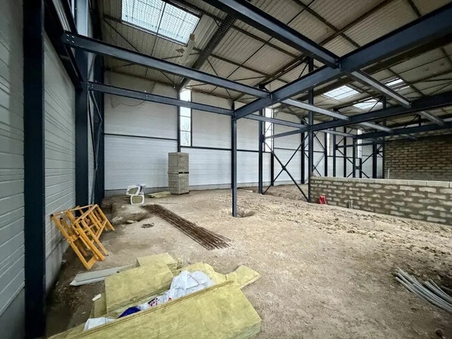 Plus de détails pour Rue De L'industrie, Longperrier - Local d’activités à vendre