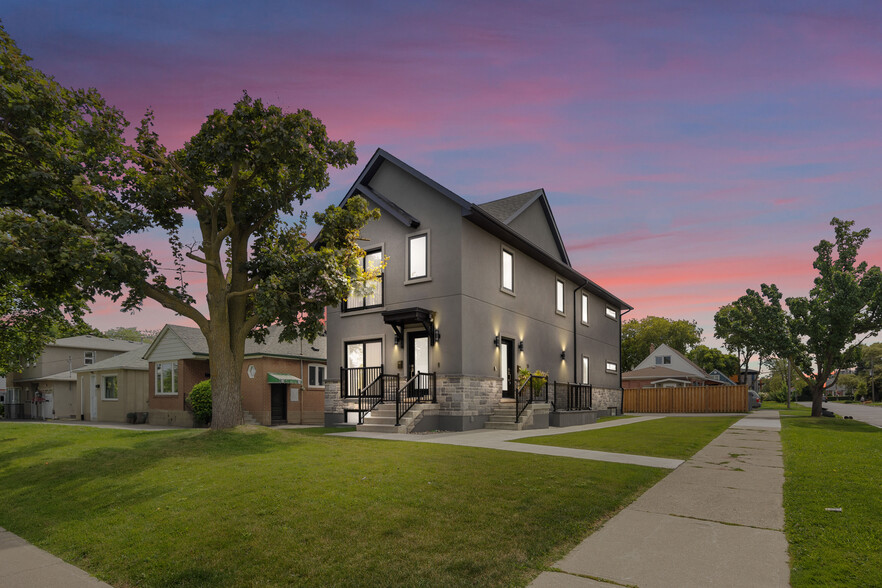 15 Burrard Rd, Toronto, ON à vendre - Photo de l’immeuble – Image 1 sur 11