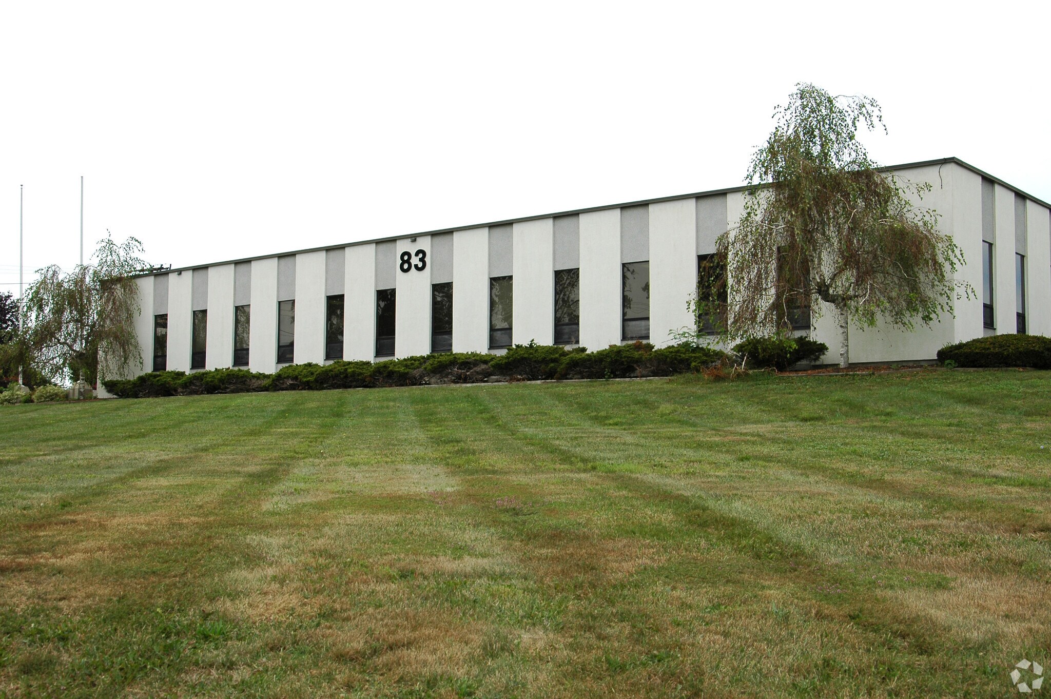 83 S Putt Corners Rd, New Paltz, NY à louer Photo de l’immeuble– Image 1 sur 6