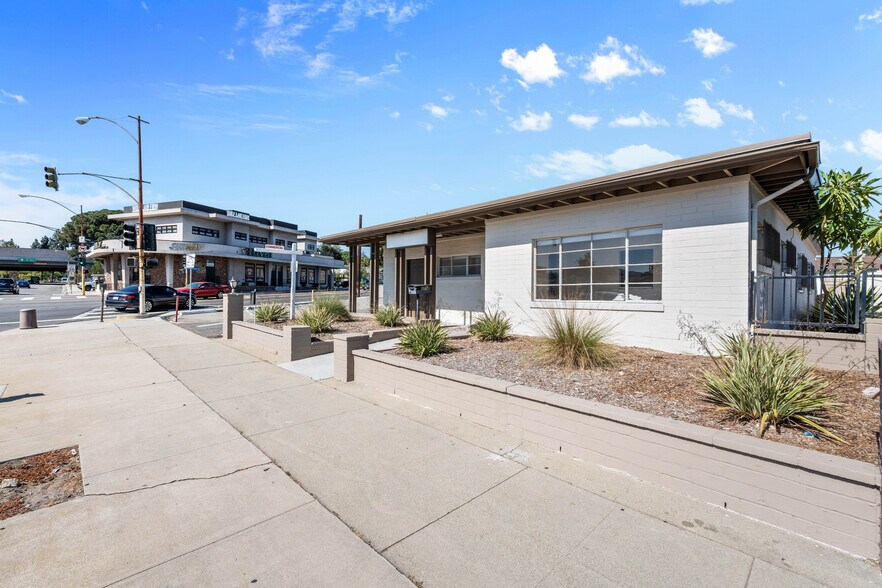 1192 N White Ave, Pomona, CA à louer - Photo de l’immeuble – Image 3 sur 37