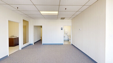 700-728 Whitney St, San Leandro, CA à louer Numérisation 3D Matterport– Image 1 sur 17
