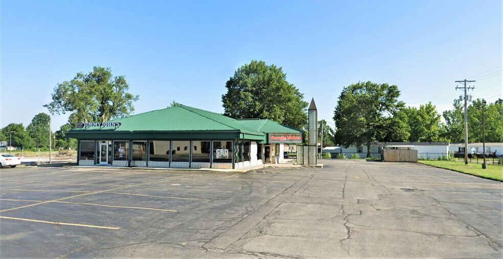433 W Spresser St, Taylorville, IL à louer - Photo de l’immeuble – Image 2 sur 3