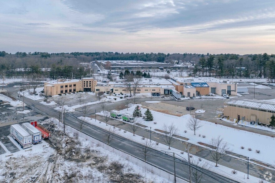 890 East St, Tewksbury, MA à vendre - Aérien – Image 1 sur 32