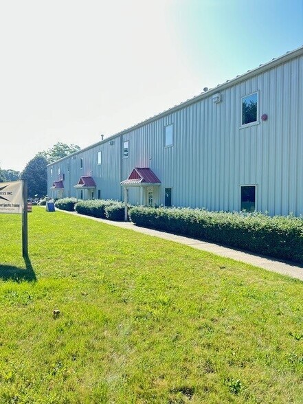 37 Kanes Ln, Middletown, NJ à vendre - Photo de l’immeuble – Image 2 sur 6