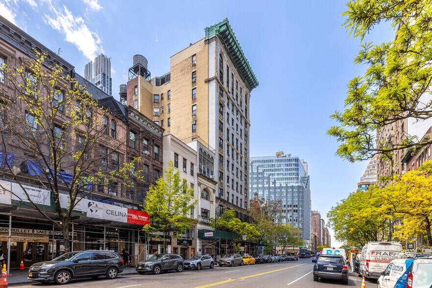 166 W 72nd St, New York, NY à louer - Photo principale – Image 1 sur 4