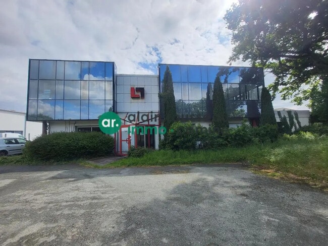 Plus de détails pour Local d’activités à vendre