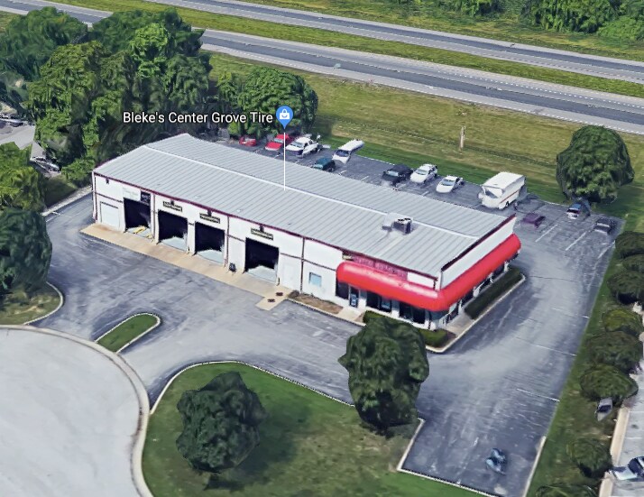 326 Western Blvd, Greenwood, IN à vendre Photo principale– Image 1 sur 17