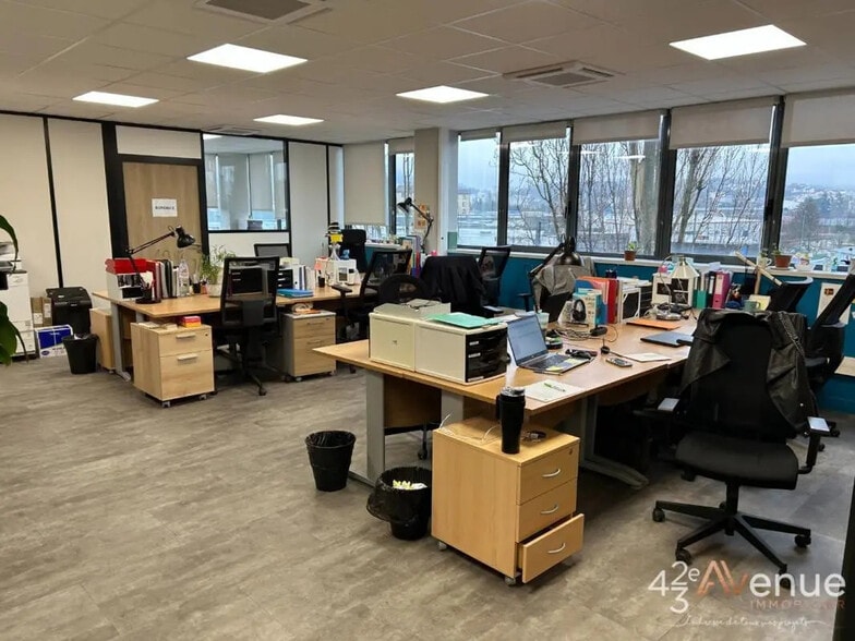 Bureau dans Saint-Étienne à vendre - Photo de l’immeuble – Image 3 sur 6