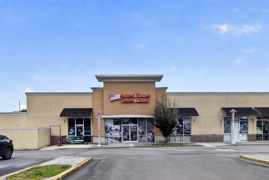 849 W Main St, Oak Ridge, TN à vendre - Photo de l’immeuble – Image 2 sur 14