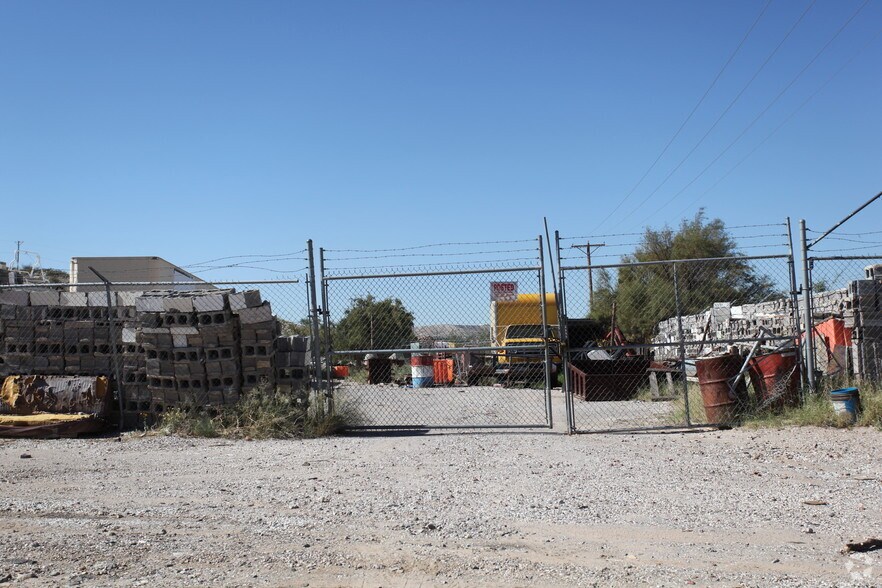 575 Mcnutt Rd, Sunland Park, NM à vendre - Photo principale – Image 2 sur 24