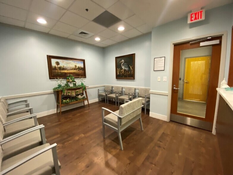 180 Wingo Way, Mount Pleasant, SC à louer - Photo de l’immeuble – Image 3 sur 17