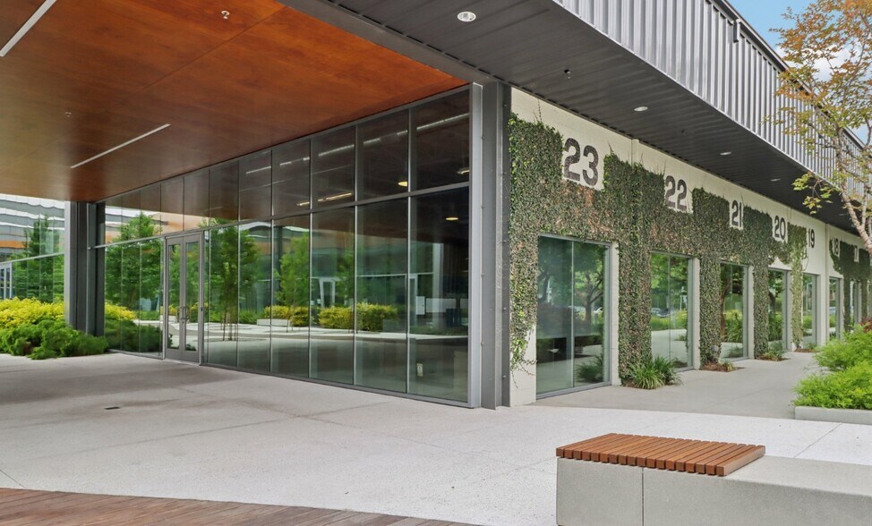 13031 W Jefferson Blvd, Los Angeles, CA à louer - Photo de l’immeuble – Image 2 sur 18