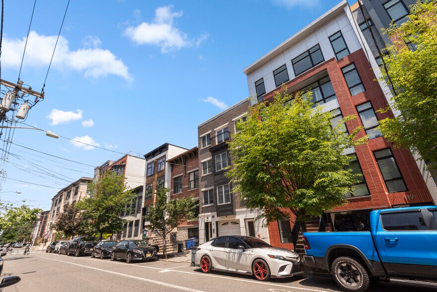 119 Monroe St, Hoboken, NJ à louer - Photo de l’immeuble – Image 2 sur 11