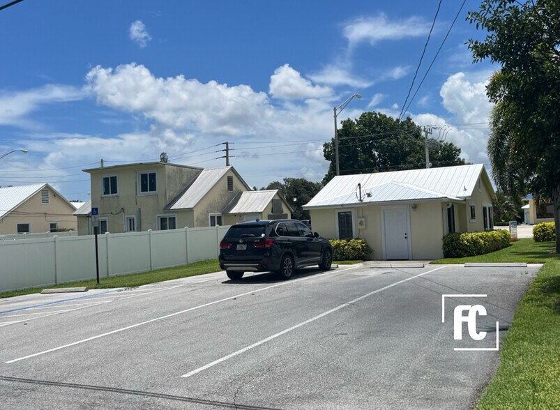 945 SW Martin Downs Blvd, Palm City, FL à louer - Photo de l’immeuble – Image 3 sur 4