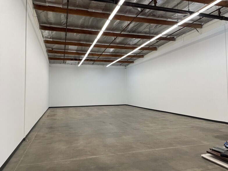 12628 Raymer St, North Hollywood, CA à louer - Photo de l’immeuble – Image 2 sur 9