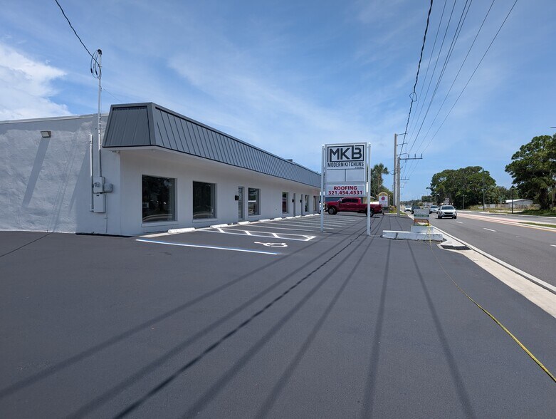 404 S Babcock St, Melbourne, FL à louer - Photo de l’immeuble – Image 2 sur 6