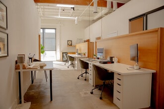 765 Baker St, Costa Mesa, CA à louer Photo intérieure– Image 2 sur 4