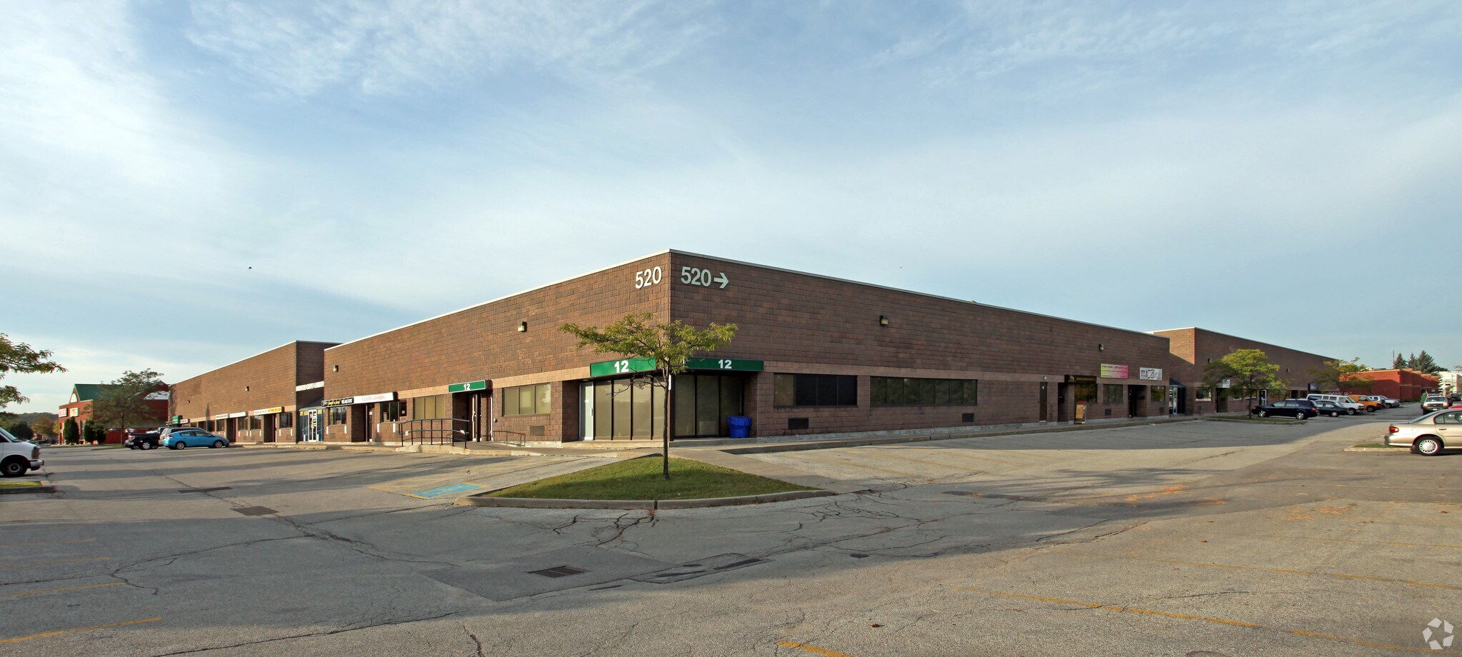 520 Westney Rd S, Ajax, ON à vendre Photo principale– Image 1 sur 4