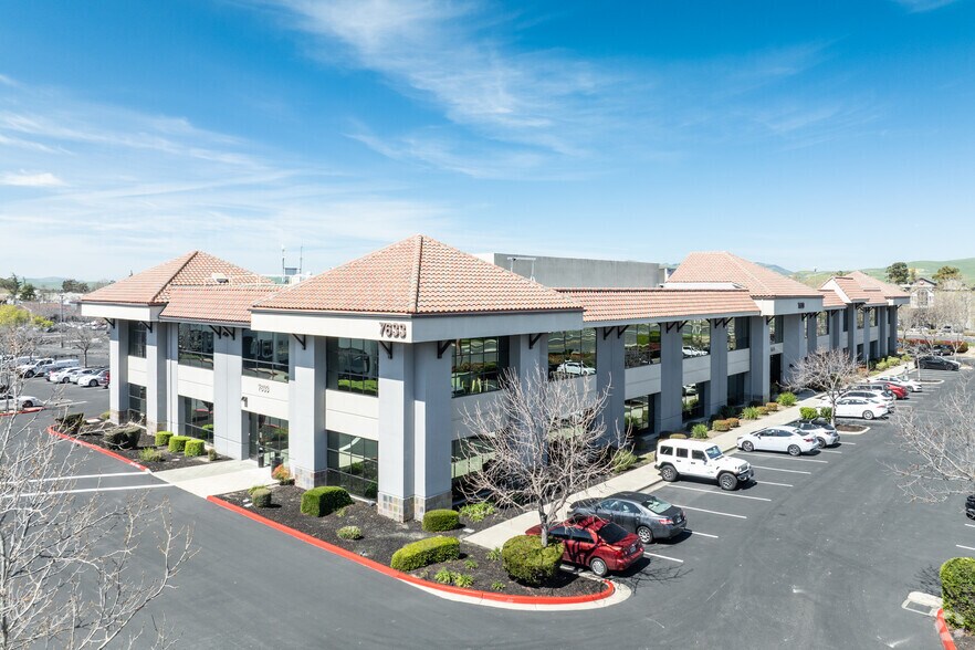 7633 Southfront Rd, Livermore, CA à louer - Photo de l’immeuble – Image 3 sur 7