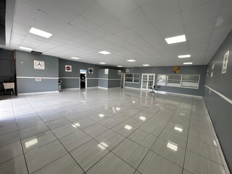 1031 E 49th St, Hialeah, FL à louer - Photo intérieure – Image 2 sur 3