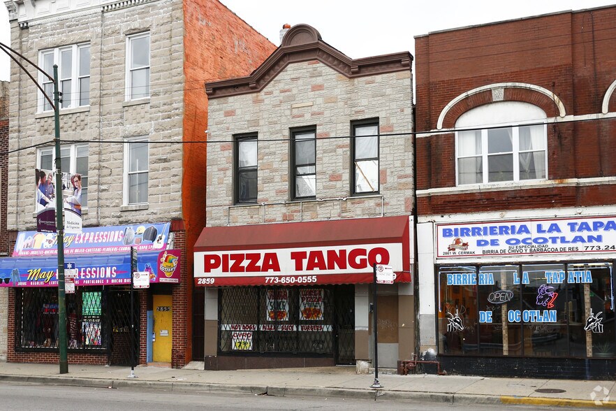 2859 W Cermak, Chicago, IL à louer - Photo de l’immeuble – Image 3 sur 4