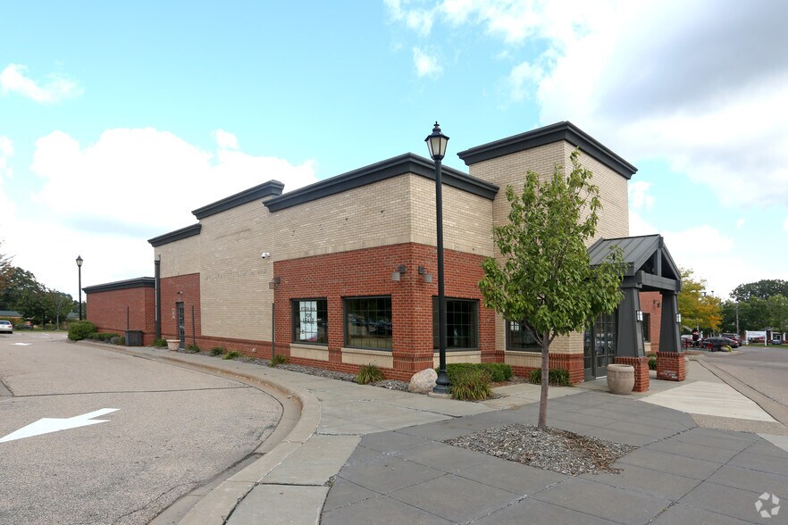 2800 39th Ave NE, Saint Anthony, MN à louer - Photo de l’immeuble – Image 2 sur 4