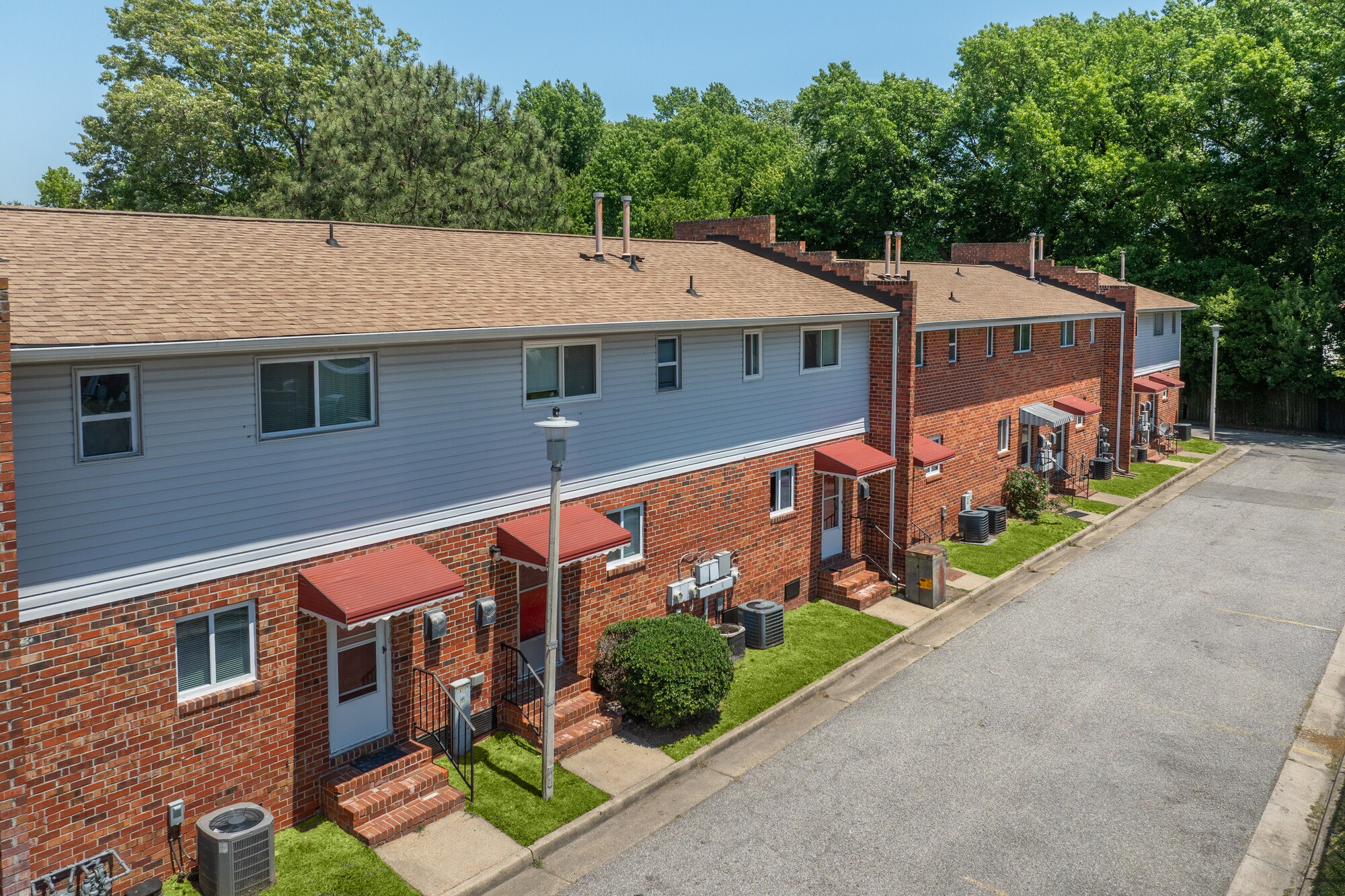 1625 W Pembroke Ave, Hampton, VA à vendre Photo de l’immeuble– Image 1 sur 13