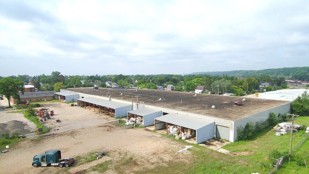 103 N 12 St, Gladstone, MI à vendre - Photo de l’immeuble – Image 2 sur 18