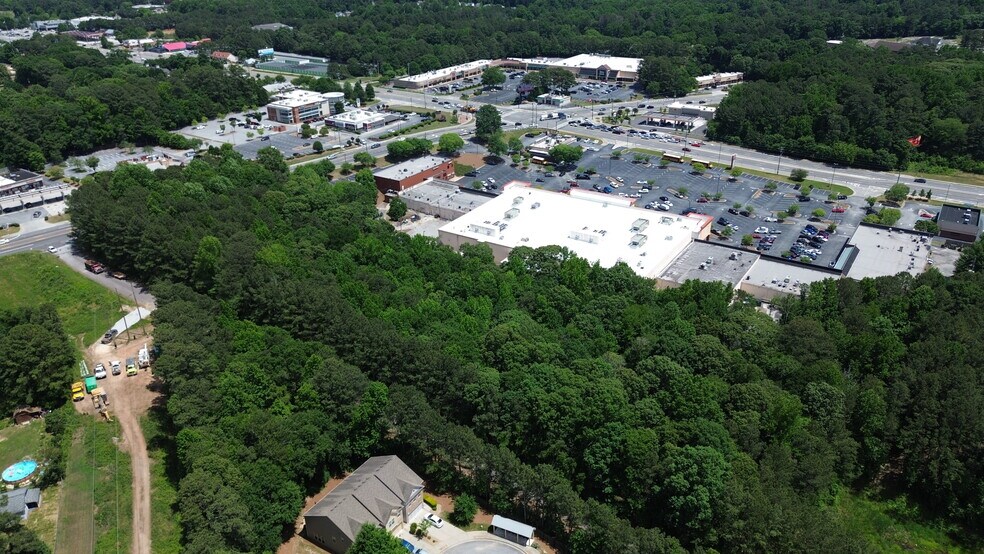 Killian Hill Rd, Snellville, GA à vendre - Photo de l’immeuble – Image 2 sur 9