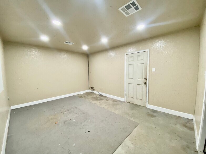 6556-6560 Westwood Blvd, Beaumont, TX à louer - Photo de l’immeuble – Image 2 sur 17