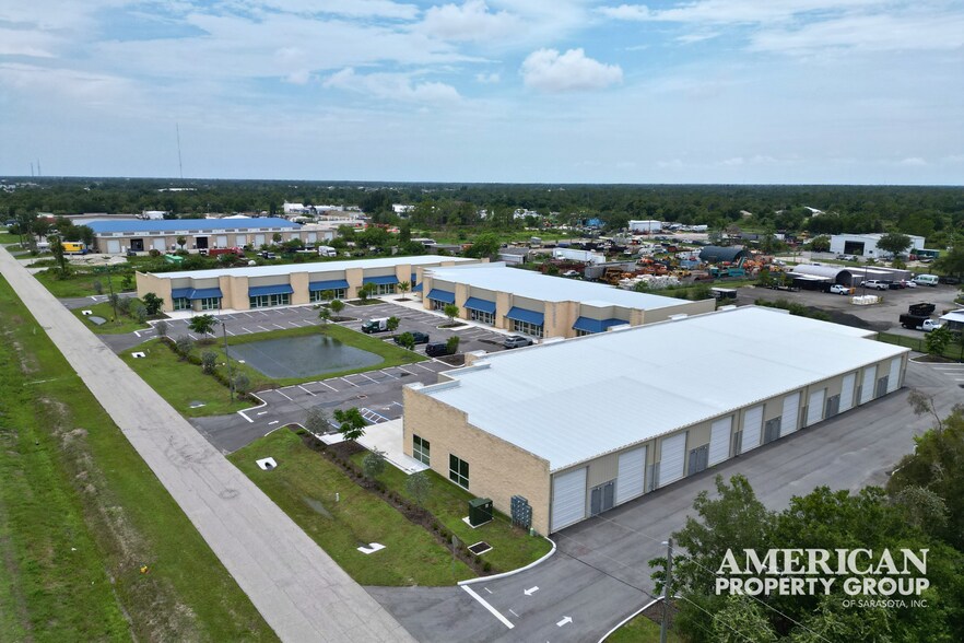 7205 Gasparilla Rd, Port Charlotte, FL à louer - Photo de l’immeuble – Image 2 sur 10